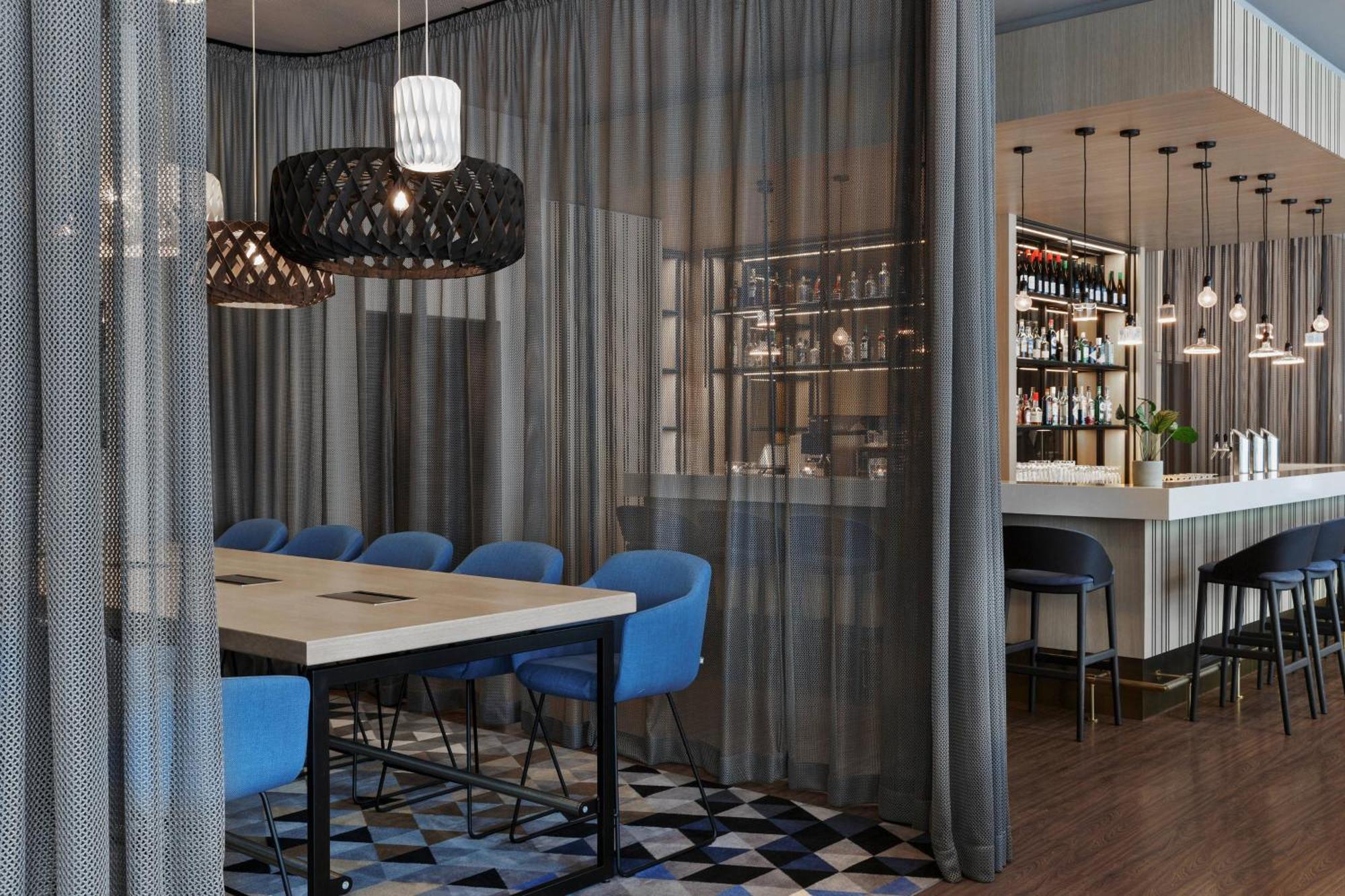 Hotel Courtyard By Marriott East 4*